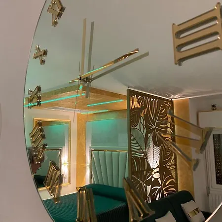 Apartment Fashion Gold With Jacuzzi & Car Garage *