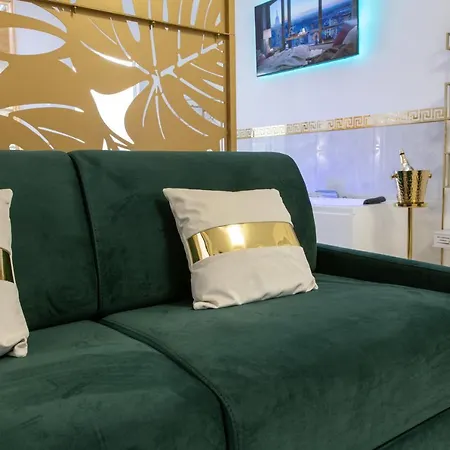 Apartment Fashion Gold With Jacuzzi & Car Garage *