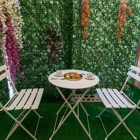 Fashion Gold With Jacuzzi & Car Garage Appartamento