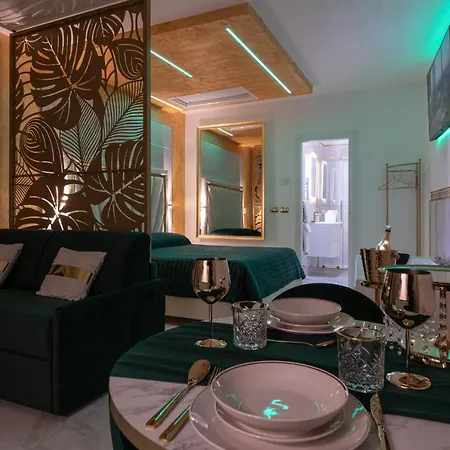 Fashion Gold With Jacuzzi & Car Garage Appartamento Bologna
